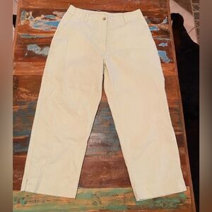 **Natural Fibers** L.L. Bean Women's Soft Lime Cropped Pants